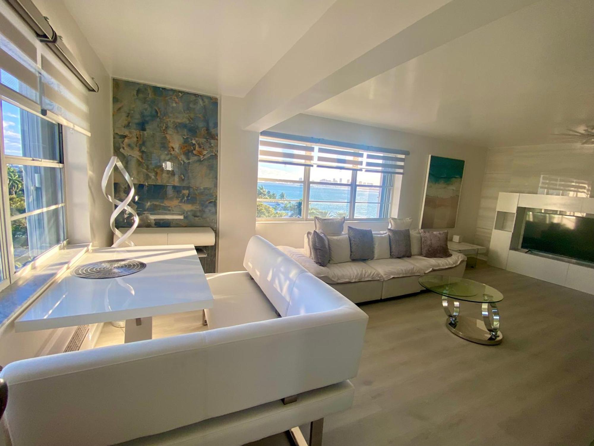 Panoramic Luxurious Waterfront One Bedroom Apartment With Miami Skyline View Free Parking 5Min Drive To 마이애미 비치 외부 사진