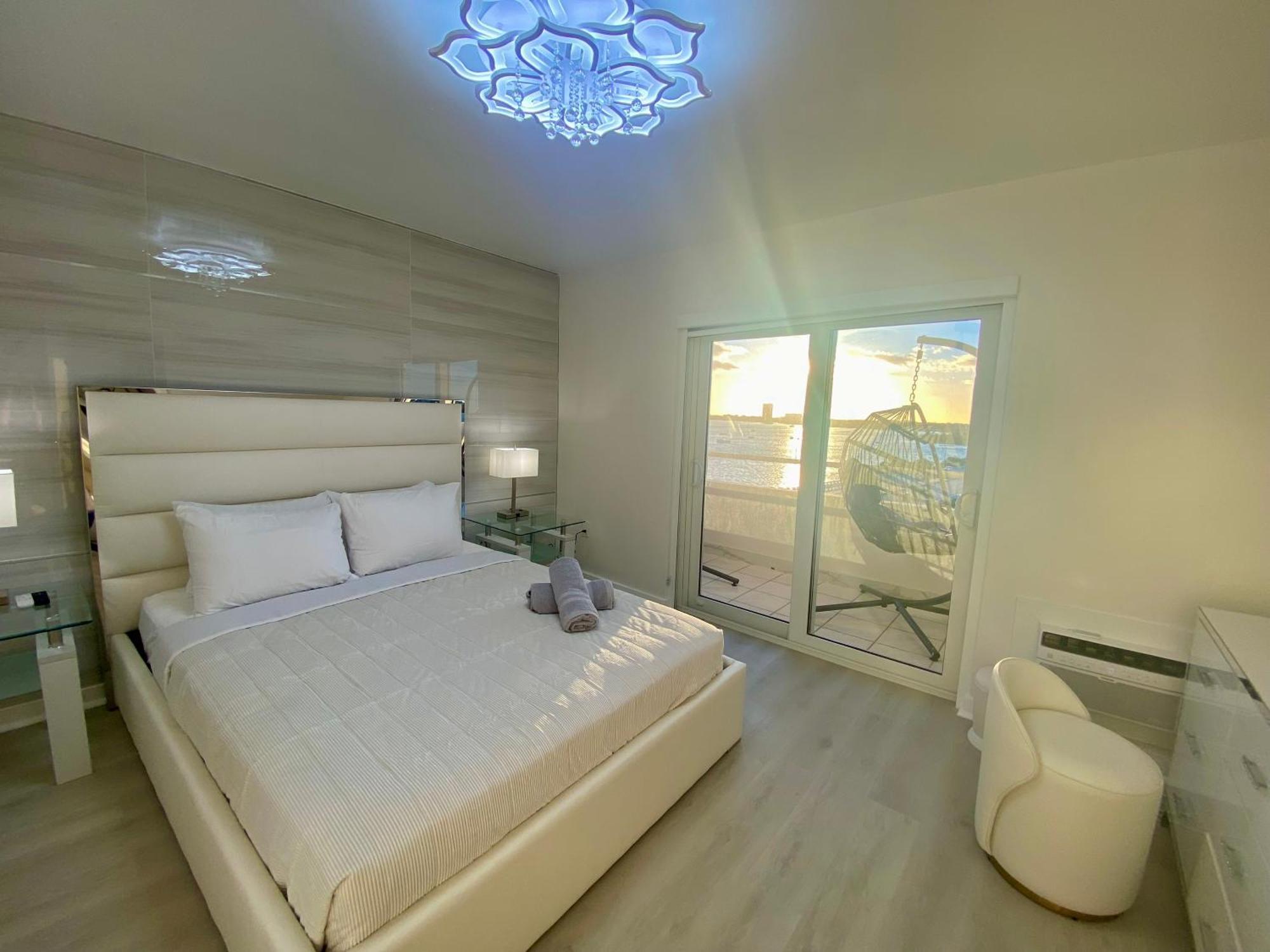 Panoramic Luxurious Waterfront One Bedroom Apartment With Miami Skyline View Free Parking 5Min Drive To 마이애미 비치 외부 사진