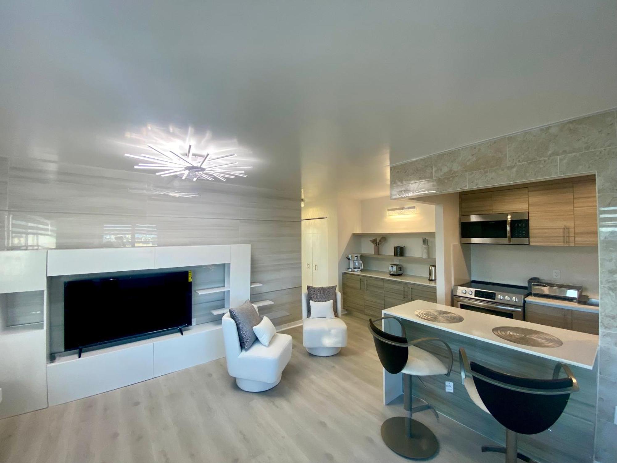 Panoramic Luxurious Waterfront One Bedroom Apartment With Miami Skyline View Free Parking 5Min Drive To 마이애미 비치 외부 사진