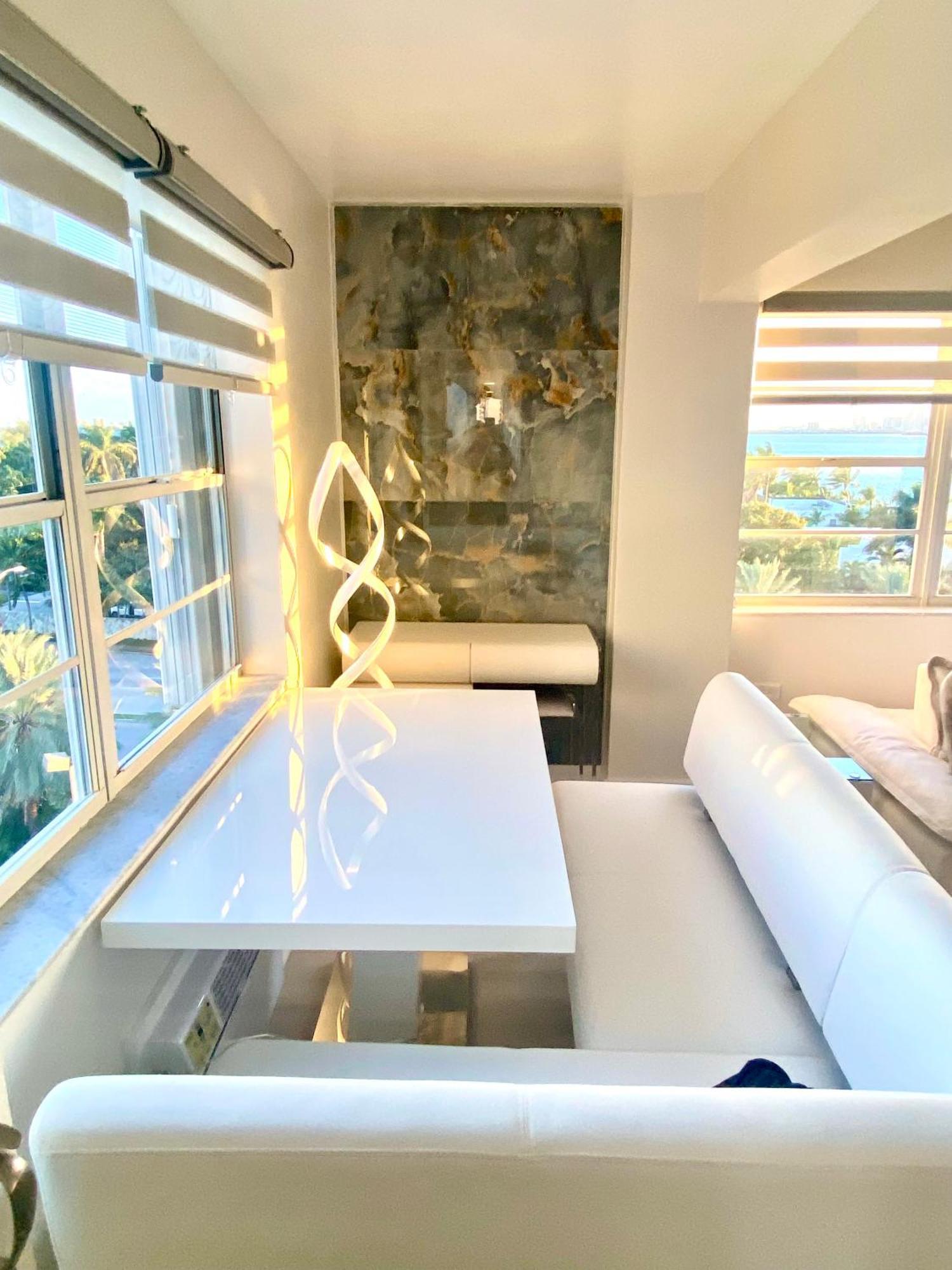 Panoramic Luxurious Waterfront One Bedroom Apartment With Miami Skyline View Free Parking 5Min Drive To 마이애미 비치 외부 사진