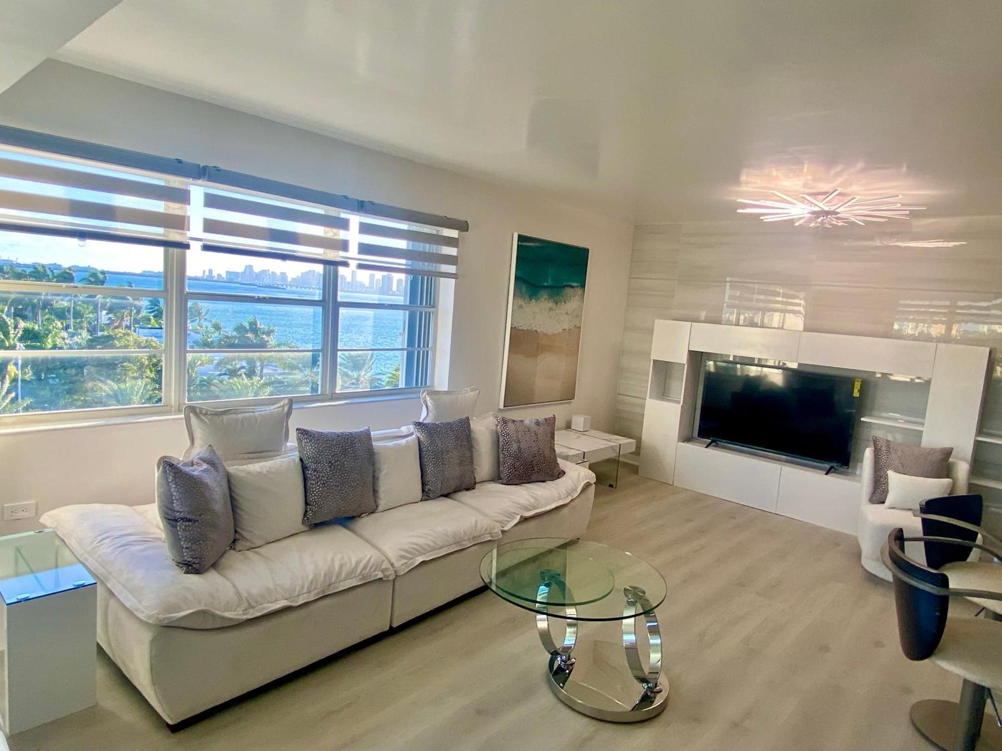 Panoramic Luxurious Waterfront One Bedroom Apartment With Miami Skyline View Free Parking 5Min Drive To 마이애미 비치 외부 사진